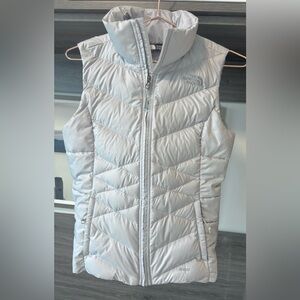 The North Face women’s goose down vest gray silver size xs 4 - 6